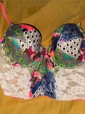 Victoria’s Secret sz32D Multi-Color Floral Lace Bustier Bra